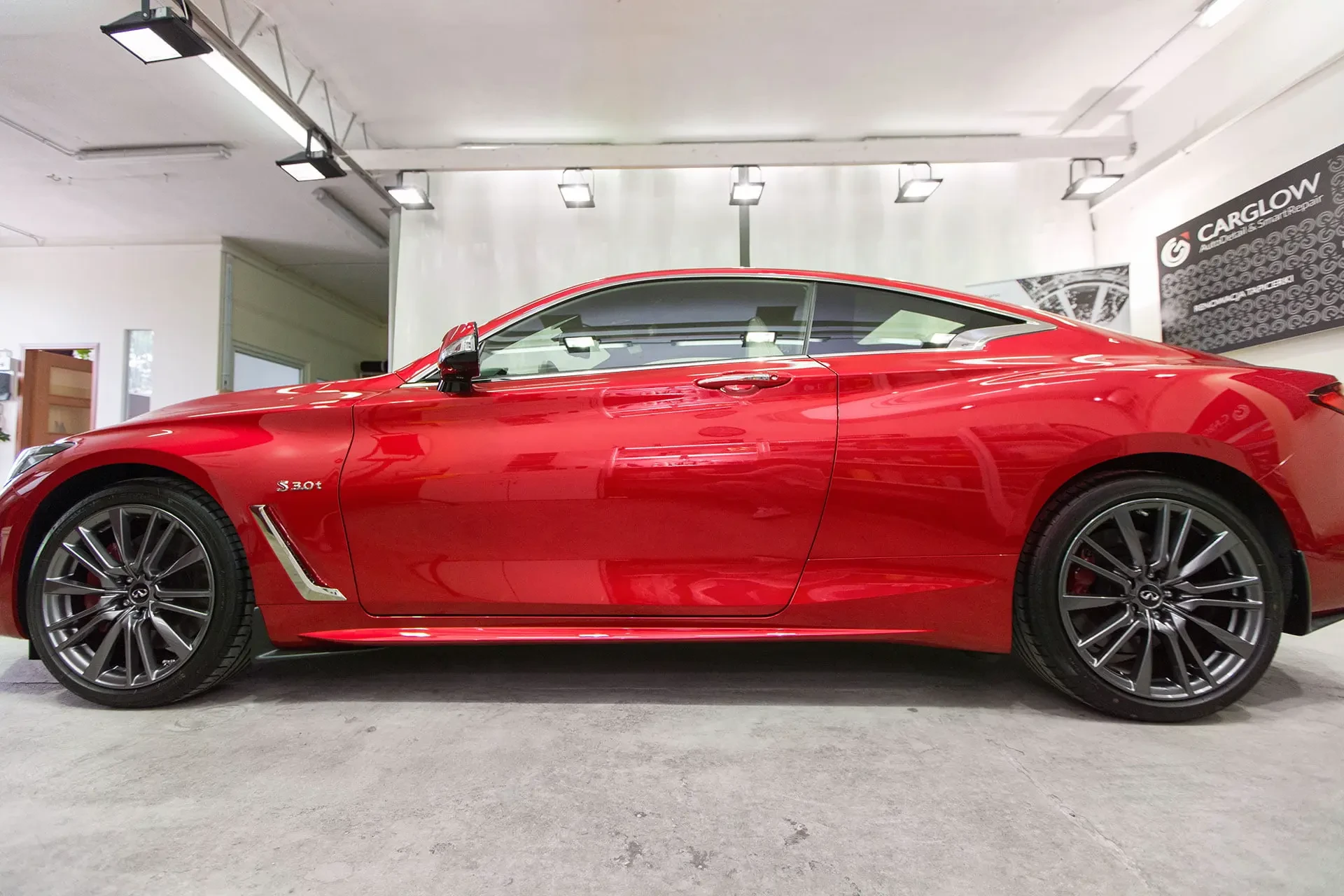 INFINITI Q60S
